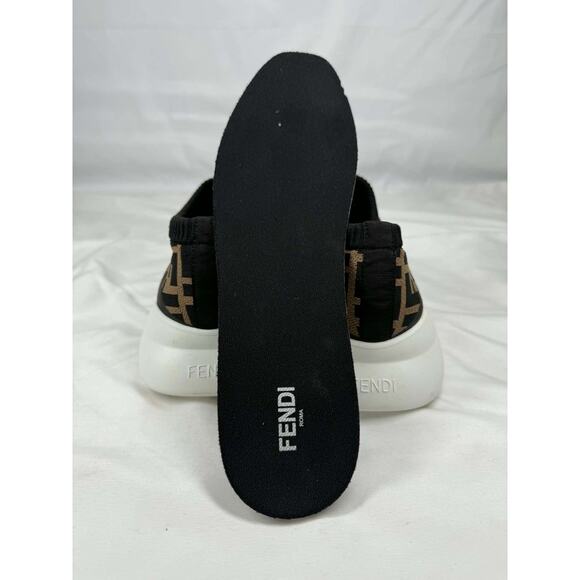 Athletic_Shoes